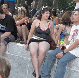 Les salopes ( upskirt )