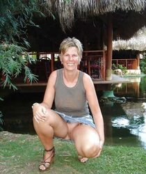 Les salopes ( upskirt )
