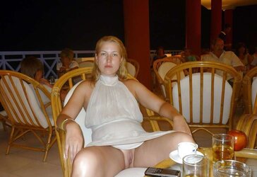 Les salopes ( upskirt )