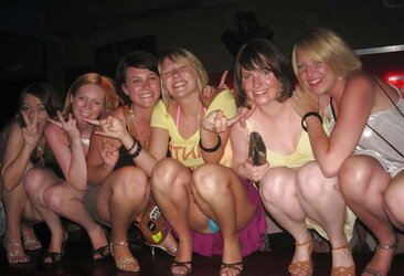 Les salopes ( upskirt )