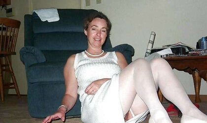 Matures in wonderful tights