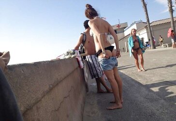 Beach lurker