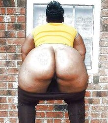 Booty N Tittits