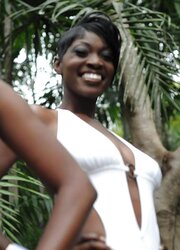 MISS BAHAMAS 2009...SWIMWEAR