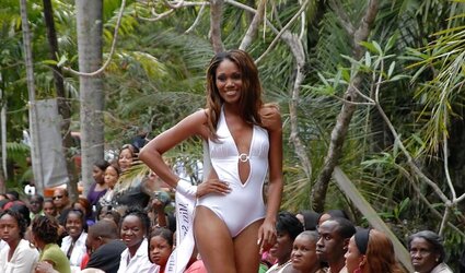 MISS BAHAMAS 2009...SWIMWEAR