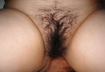 My unshaved wifey Laura - Mi peluda esposa Laura