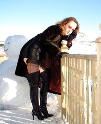 Hotlegs-female stephanie