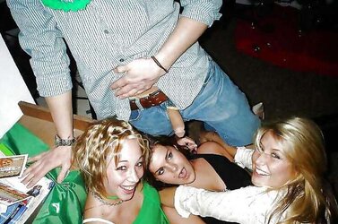 CFNM Girls who enjoy man rod!