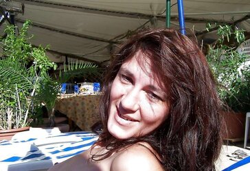 Ma Femme est Une Pute - Catherine Hoe and Hoe - by TROC