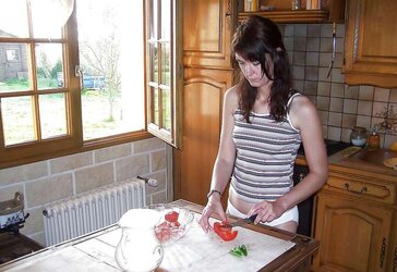 Ma Femme est Une Pute - Catherine Hoe and Hoe - by TROC