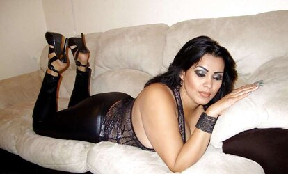 Bella Morena Nalgona