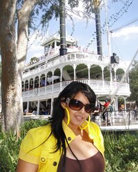 Bella Morena Nalgona