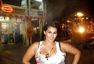 Bella Morena Nalgona