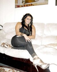 Bella Morena Nalgona