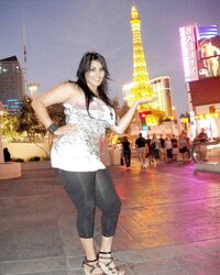 Bella Morena Nalgona