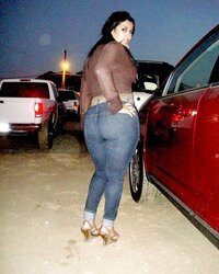 Bella Morena Nalgona