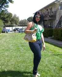 Bella Morena Nalgona