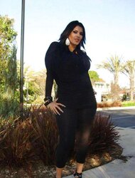 Bella Morena Nalgona