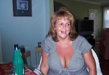 Gut verpackter Busen -Boobs in hooter-sling