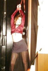 saras mate caroline ( lorriane ward )