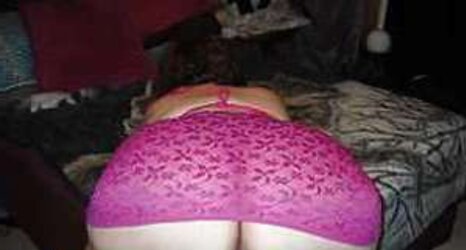 Plumper in g-strings