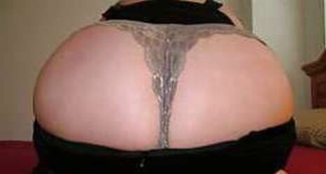 Plumper in g-strings