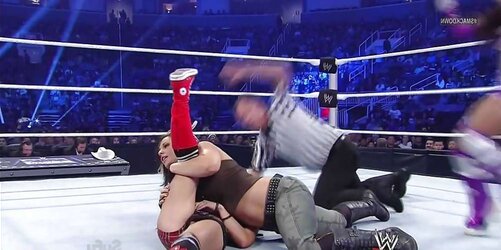 AJ Lee Slit Lip Glide - WWE SmackDown