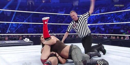 AJ Lee Slit Lip Glide - WWE SmackDown
