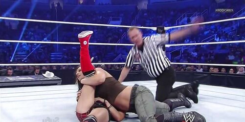 AJ Lee Slit Lip Glide - WWE SmackDown