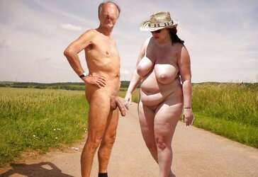 Hotcock meets steaming cootchies