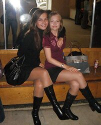 Spectacular gams, high-heeled slippers and nylons from the web