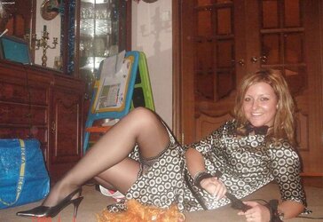 Spectacular gams, high-heeled slippers and nylons from the web