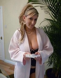 Pretty Inexperienced Sara
