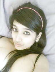 Selfshot fat buxomy teenager mms