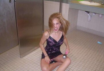 UPSKIRTS FOR REAL VOYEURS II