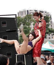 Pretty Asian Showing