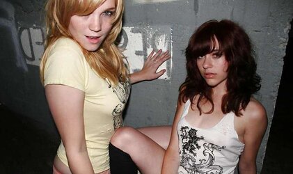 Trio warm emo damsels