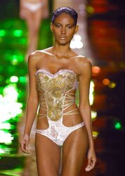 Emanuela de Paula