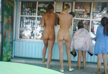 Voyeur revealing chicks upskirt