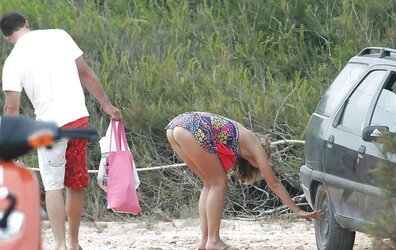 Voyeur revealing chicks upskirt