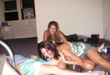 Upskirt voyeur