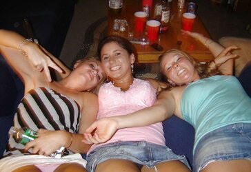 Upskirt voyeur