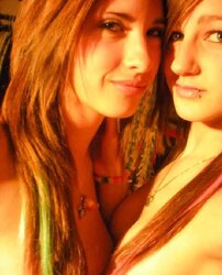 2 Stellar Ladies Selfshot... by DevilsReaper