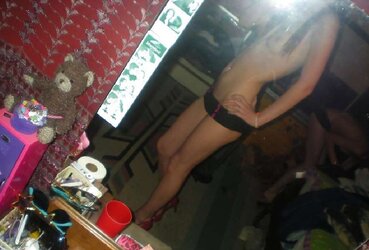 2 Stellar Ladies Selfshot... by DevilsReaper