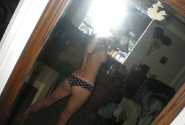 2 Stellar Ladies Selfshot... by DevilsReaper