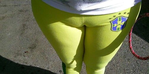 Fotze frisst Hosepipe - cameltoe