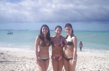 Dicke Brueste im Bathing Suit - Ample Titties in Bathing Suit