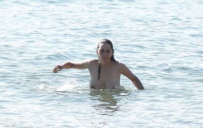 Marion Cotillard Braless on Rust and Rod Set