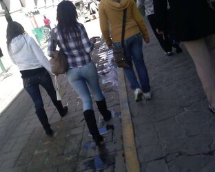 JOVENCITA CON UN BUEN CULITO