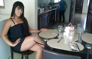 Chica piernuda y nalgona